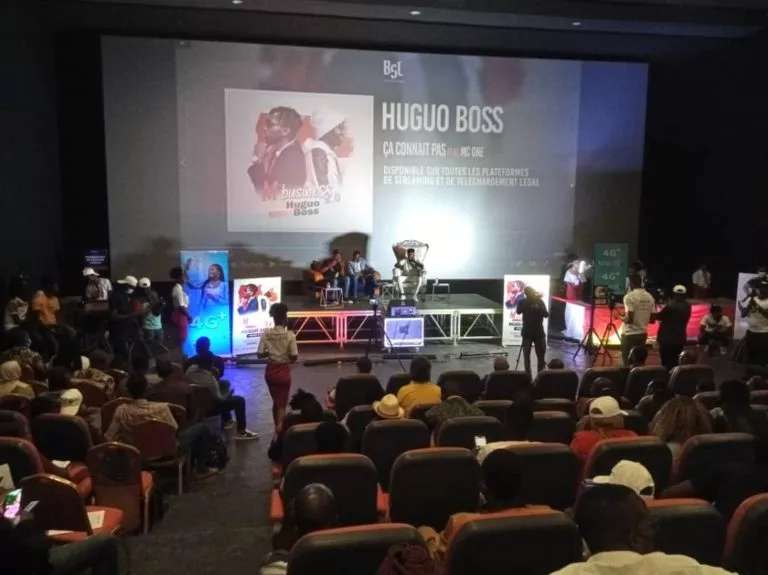 Sortie discographique: Huguo Boss dédicace son second album « M’business 2.0 »