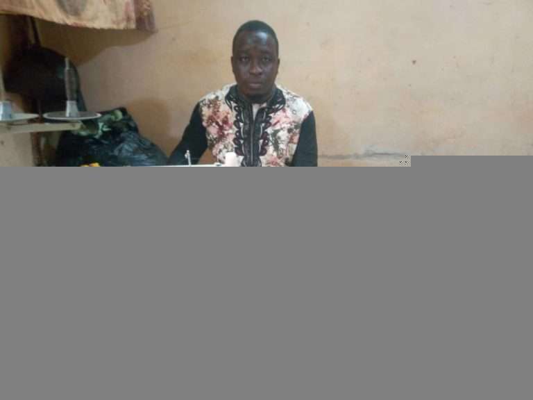 MODE : « Je crée et surprend mes clients » dixit Mamadou Sangaré, couturier à Bobo-Dioulasso MODE : « Je crée et surprend mes clients » dixit Mamadou Sangaré, couturier à Bobo-Dioulasso