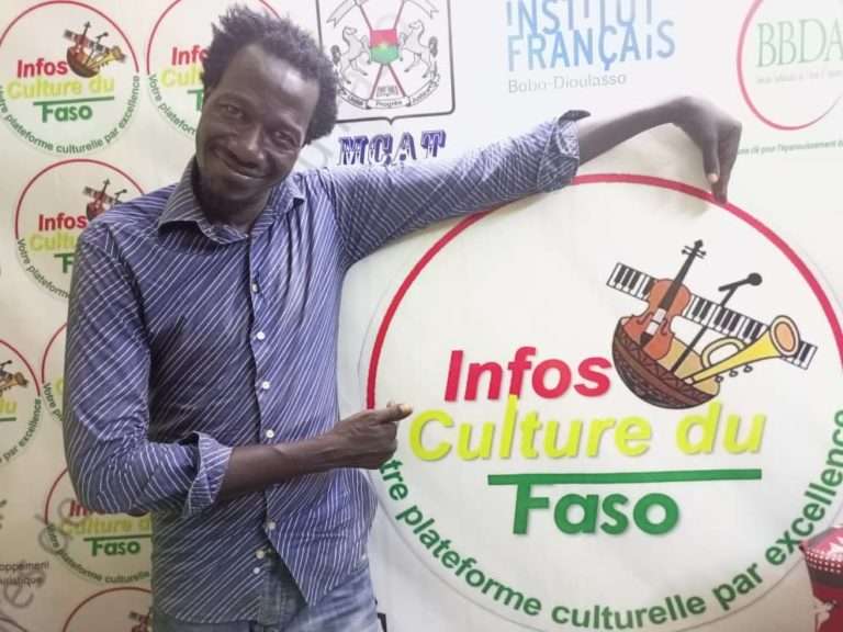 « Nous essayons de faire revivre le conte qui semble disparaître de nos sociétés actuelles », Général Opamin, conteur professionnel