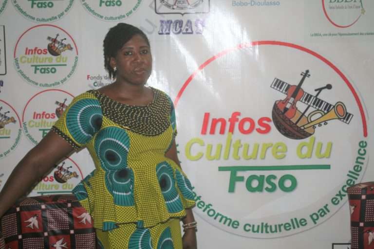 Arts du spectacle: à la découverte de Karidia Barro, une artiste-conteuse et comédienne burkinabè