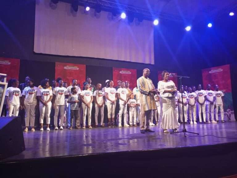 « Jour de gloire »: un collectif de 18 artistes donne de la voix en faveur de la paix au Burkina