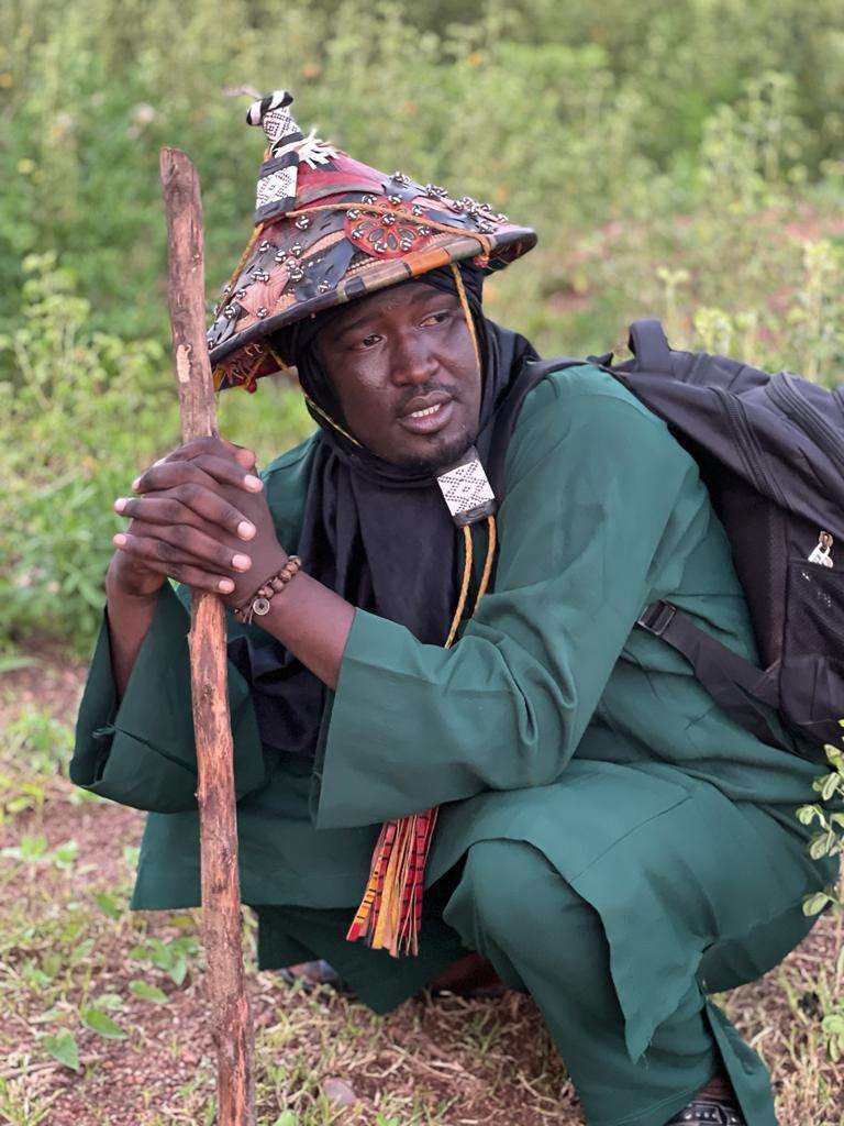 HUMOUR: Qui est Tall Co Poullo, le web humoriste qui fait le buzz sur les réseaux sociaux ?