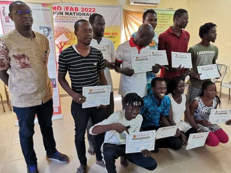 FITMO 2022: Des jeunes de communes formées en art social reçoivent leurs parchemins