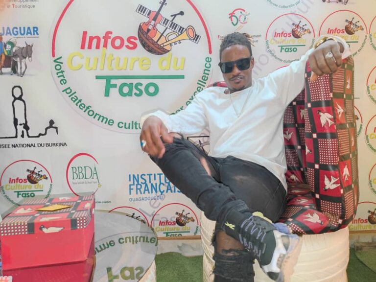 « « Tond béni foo », est un single qui découle d’une conviction personnelle », dixit l’artiste chanteur Fush Alpha