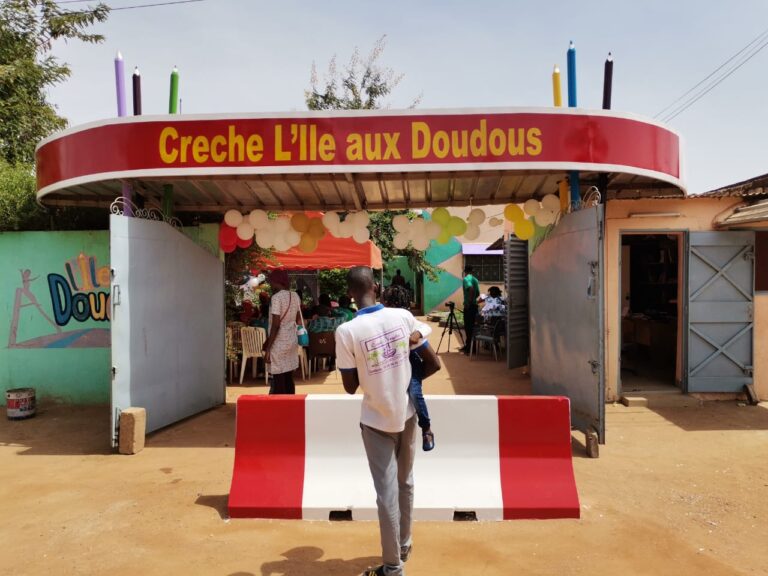 Année académique: la crèche « L’Île aux Doudous » célèbre les vacances avec les tout-petits