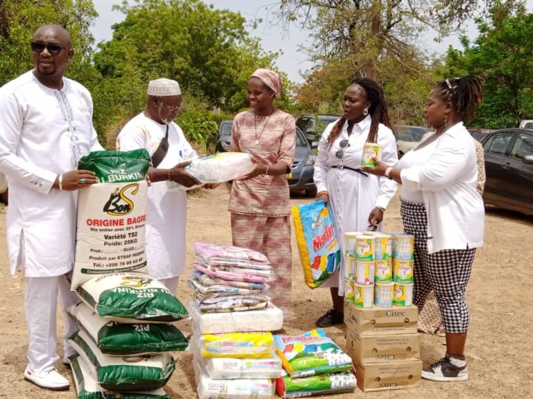 CULTURE: les natifs de mai solidaires aux pensionnaires de l’orphelinat Sainte Thérèse de l’enfant Jésus de Loumbila