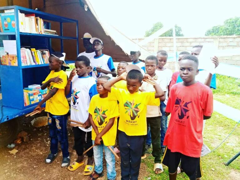 ART JEUNE PUBLIC: « Boul-Yam caravane » lance sa bibliothèque mobile