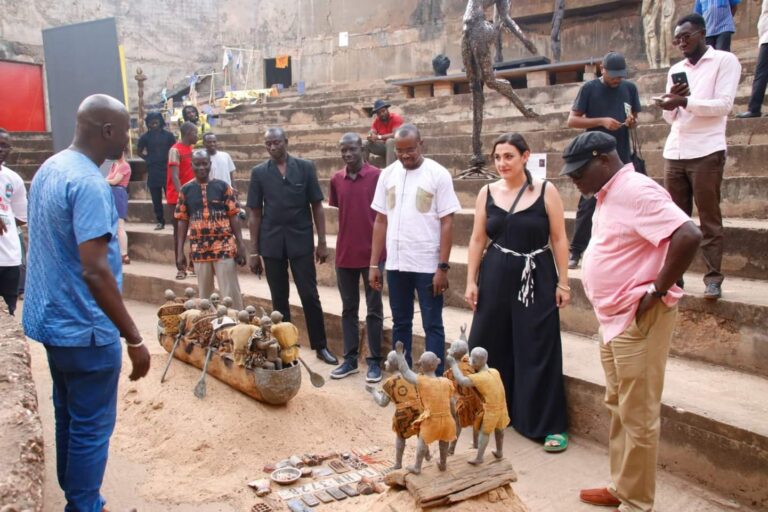 BISO 2023: le ministre de la Culture et l’ambassadeur de l’UE, séduits par les expositions de la biennale