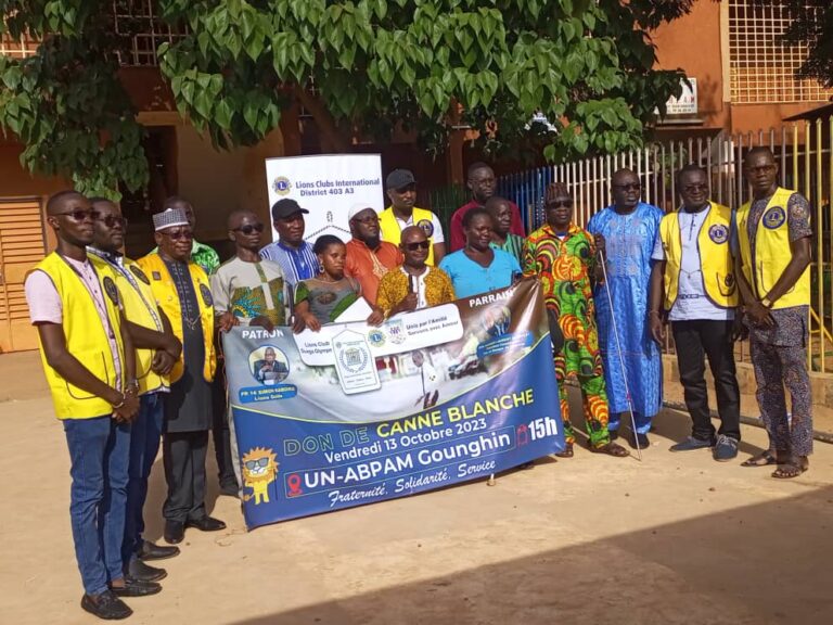 Le Lions Club Ouagadougou Olympe oeuvre pour la mobilité des personnes aveugles