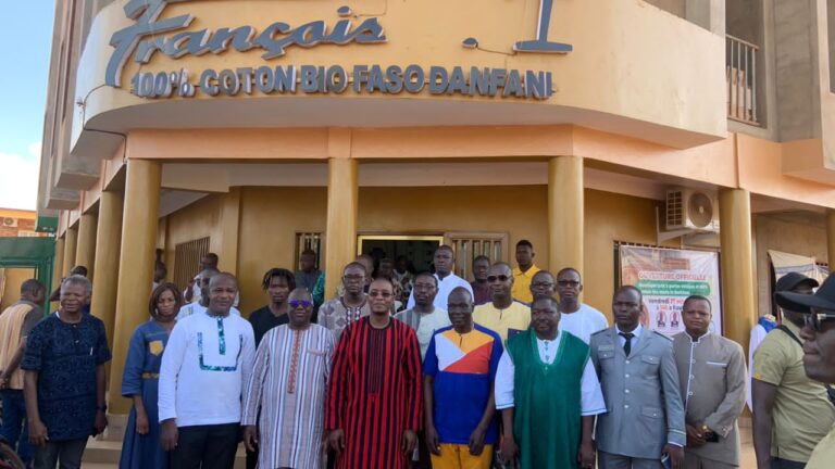KOUDOUGOU : François 1er ouvre une boutique prêt à porter éthique et 100% coton bio made in Burkina