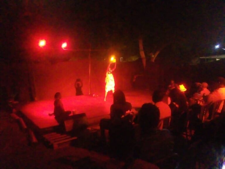 19e FITMO/FAB : Le spectacle « Oneself » du groupe ghanéen invite les festivaliers à mieux cerner leur propre être