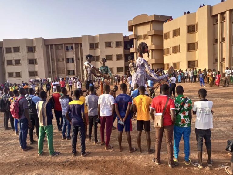 « Rendez-vous chez nous »: Des étudiants de l&rsquo;Université Thomas Sankara heureux d&rsquo;accueillir la 14e édition