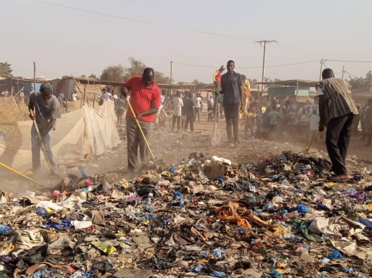 TOUDOUBWEOGO: des citoyens mobilisés autour d&rsquo;un projet pour assainir le quartier