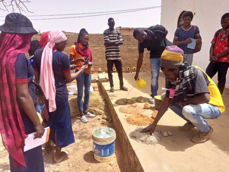 Burkina Faso : « Fact Sahel+ » plaide pour une construction des maisons en terre