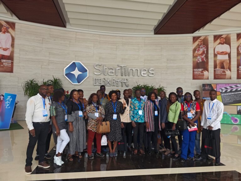 Beijing : des journalistes burkinabè visitent le siège de Star Times