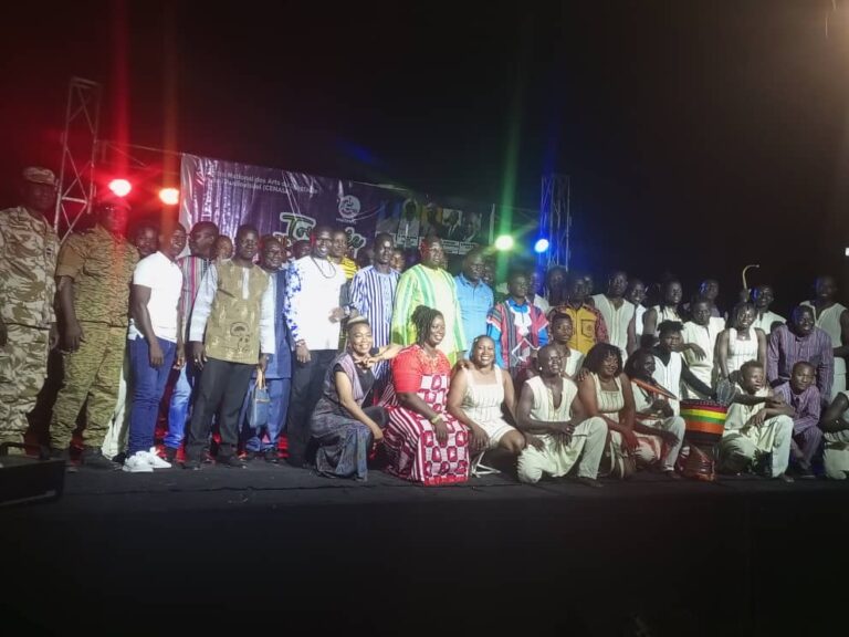 Tournée des ensembles Artistiques Nationaux : l&rsquo;étape de Sapouy rassemble des milliers de personnes