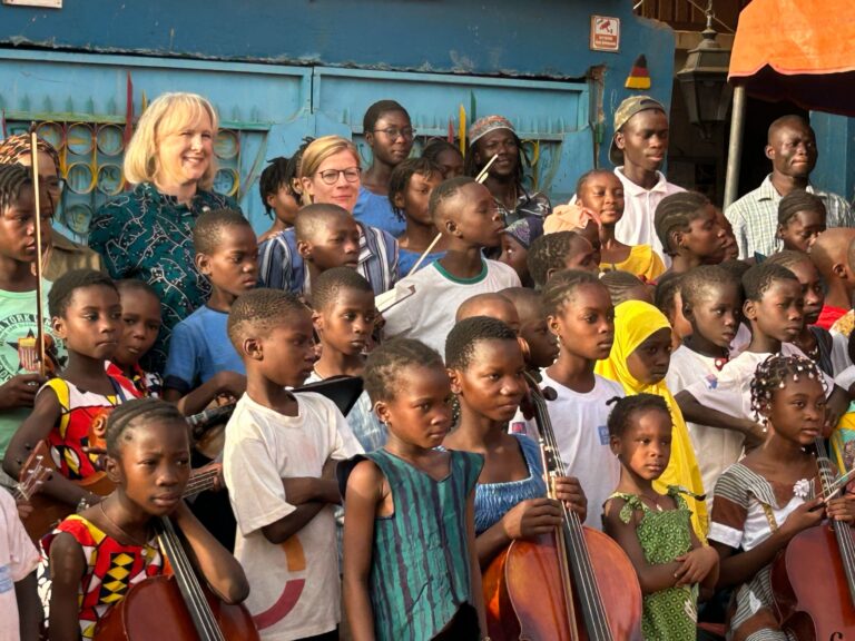 MUSIQUE : L’AMEM reçoit l’Ambassadeur des États-Unis d’Amérique