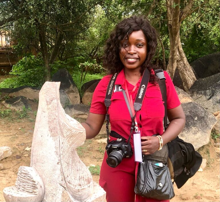 Photographie contemporaine : l&rsquo;objectif de la native de Bobo, Yassine Sourabié visant le monde