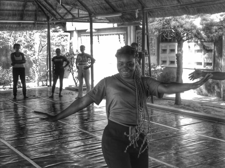 Bela Nefertari Ouedraogo : Une journaliste et danseuse au cœur de la culture burkinabè