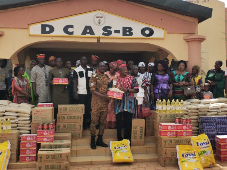 Burkina/Terrorisme : Le Groupe « Oméga International » donne du sourire à des veuves et orphelins des FDS et VDP