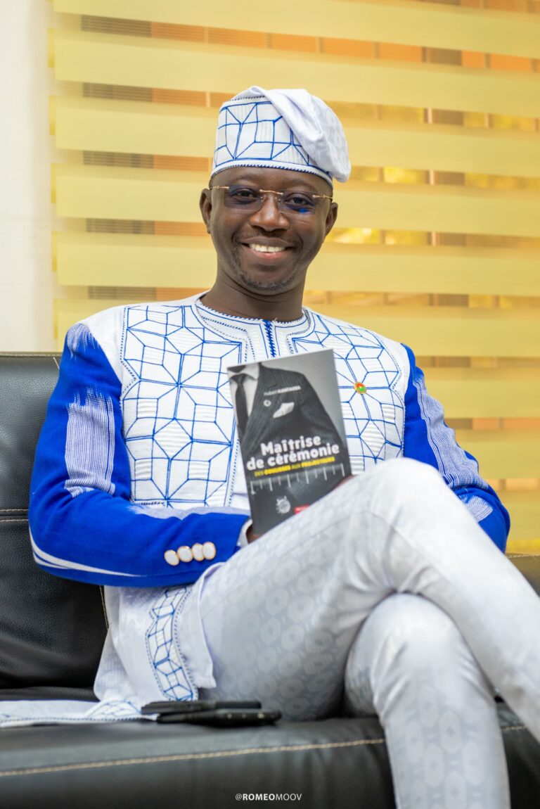 Maître des mots, maître de cérémonie : l’ascension d’Hubert Kantagba