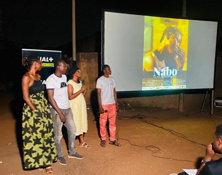 OUAGADOUGOU : Lancement de la 3e promotion de Résidence OUAGA TOUT COURT avec une soirée cinéma