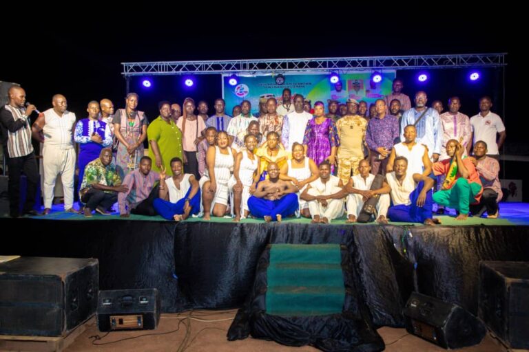Boromo : Les Ensembles artistiques nationaux chantent et dansent pour la paix