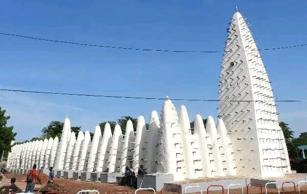 La vieille mosquée de Bobo-Dioulasso : mémoire d’argile et de foi au cœur de la ville