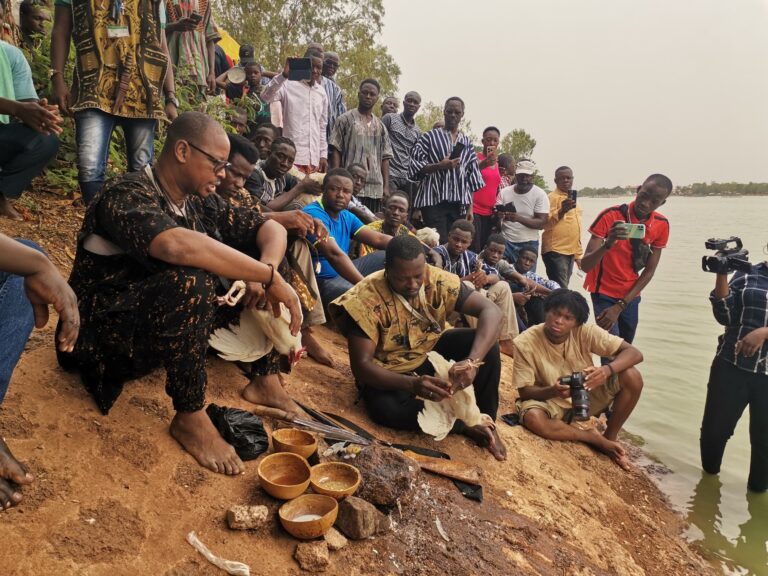 DJIBON International 2025 : Les traditionnalistes implorent les mânes des ancêtres pour un Burkina de paix