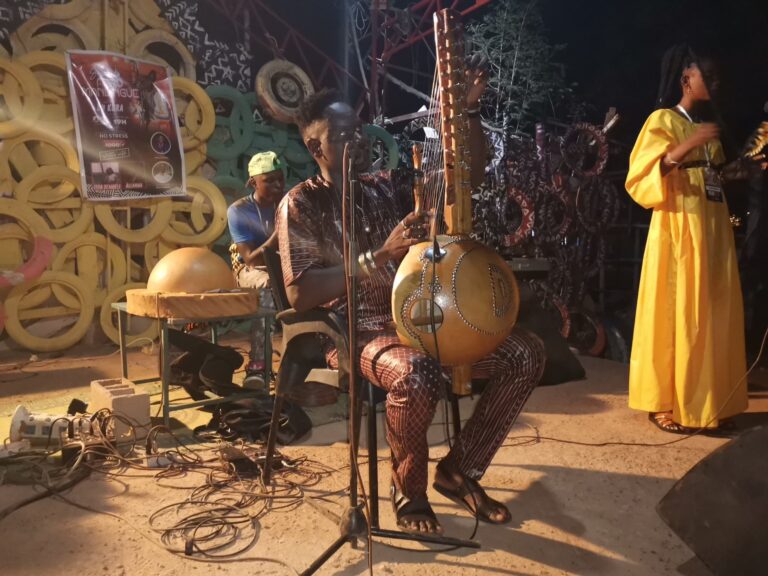 DD Kora enchante Ouagadougou lors de la soirée Afro Manding