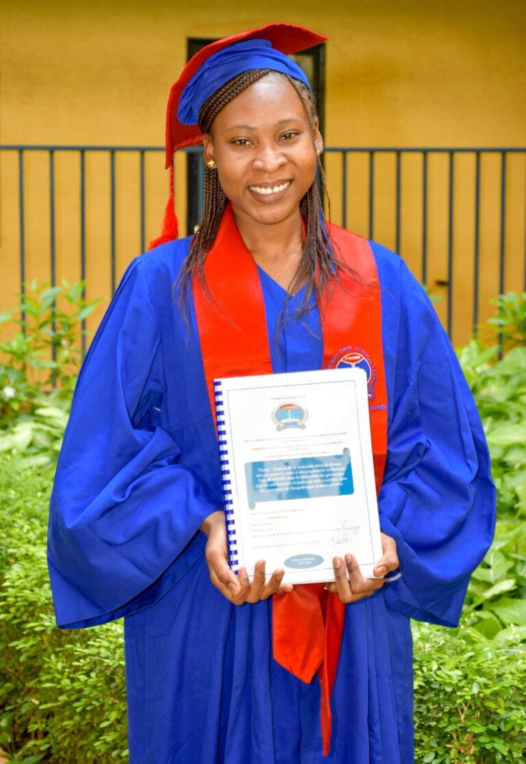 Awa Ouédraogo alerte sur les grossesses précoces en milieu scolaire : une soutenance brillante au service d’un enjeu de société