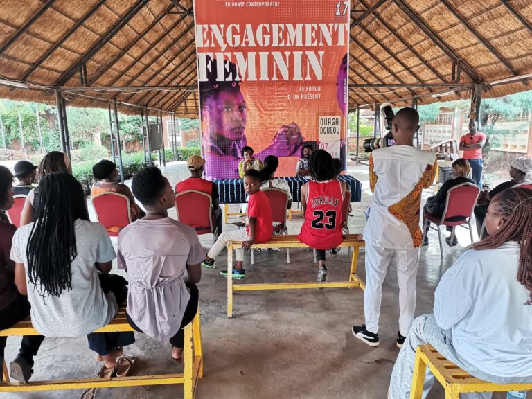 Engagement Féminin : Les résidentes du projet à l’école de Paul Zoungrana