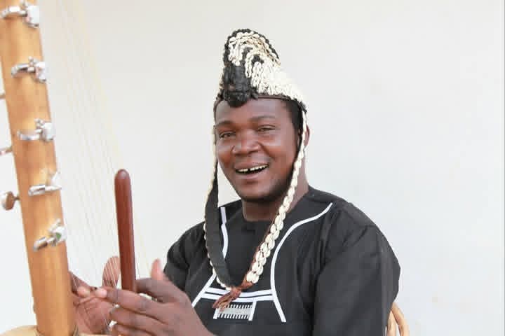 TIM WINSEY, l’artiste burkinabè qui fait voyager la musique San à travers le monde