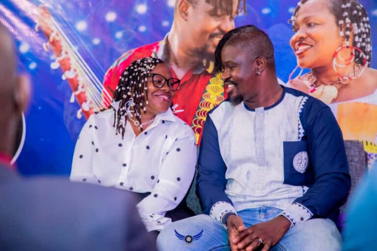 MUSIQUE : le couple Arouna et Zaza Diarra lancent leur premier album « Dounouya »