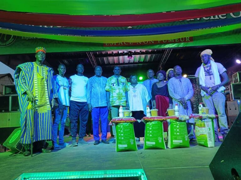 La Culture en Fête (3e édition) : 5 tonnes de ciment pour Faso Mêbo et des vivres offerts à 50 personnes en situation de handicap