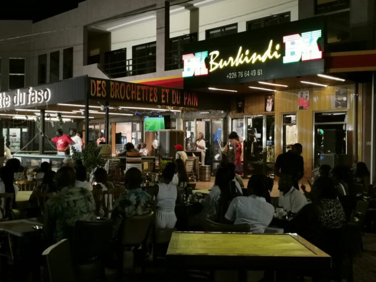 Folies de Mode Acte 13 : les jeunes créateurs à l’honneur lors de la soirée en blanc