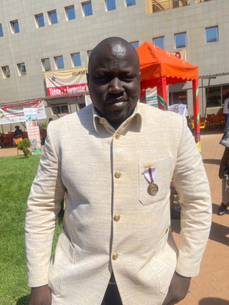 Ousseni Gandema décoré Chevalier de l’Ordre du Mérite burkinabè : entre responsabilité publique et engagement culturel