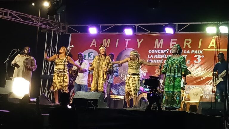 Un concert engagé : Amity Meria célèbre la paix, la résilience et le vivre-ensemble