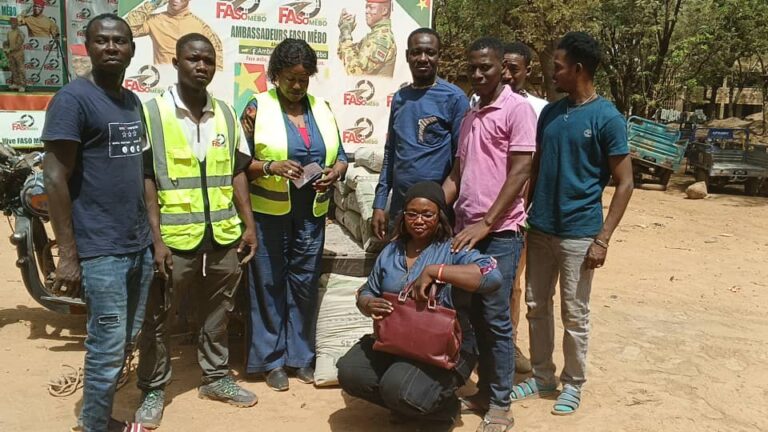 Koro DK style : la styliste offre une tonne de ciment à Faso Mêbo à l&rsquo;occasion de son anniversaire