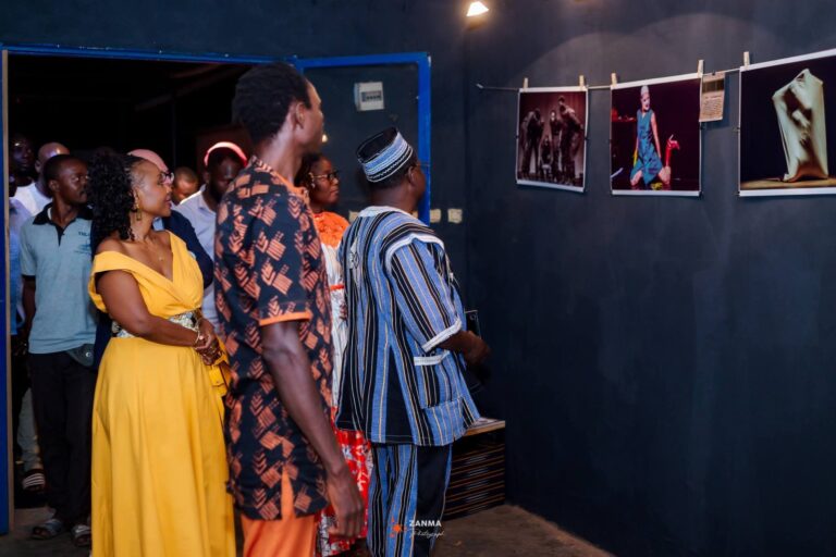 Fragments de Lumière : Boureima Passéré dévoile son univers photographique à Gambidi