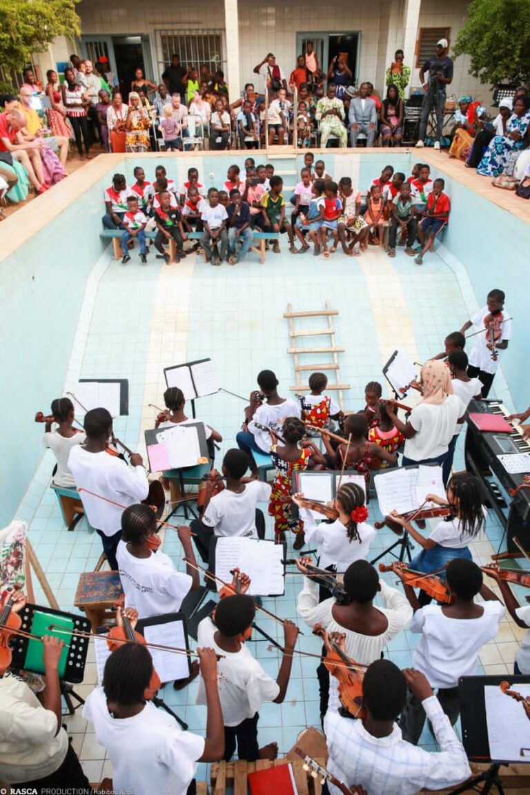 Inauguration des nouveaux locaux de l’École de musique A.M.E.M. à Zogona : une célébration de la formation artistique et de la jeunesse