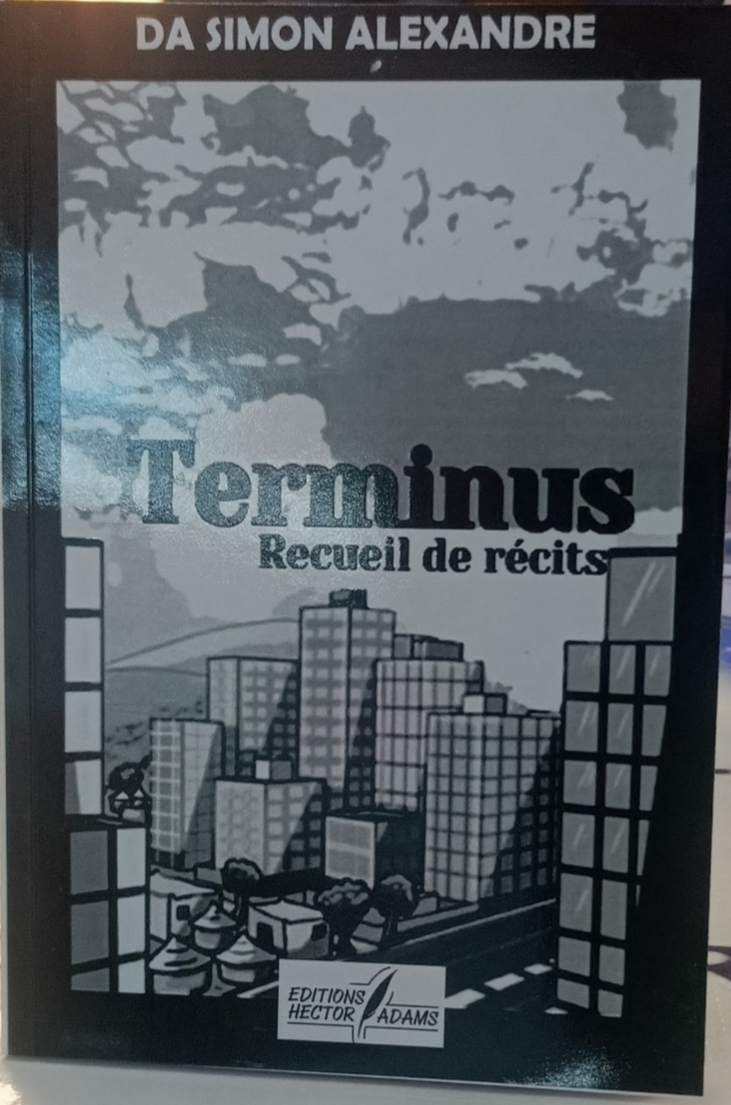 Bobo-Dioulasso : Simon Alexandre Da dédicace son recueil de récits « Terminus »